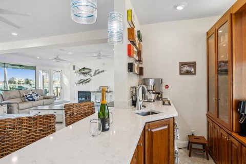 Casa en venta en Saint Pete Beach, Florida, 4 dormitorios, 324.14 m2 № 1657985 - foto 11