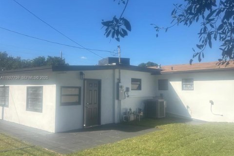 Casa en venta en Hollywood, Florida, 3 dormitorios, 157.38 m2 № 2034204 - foto 18