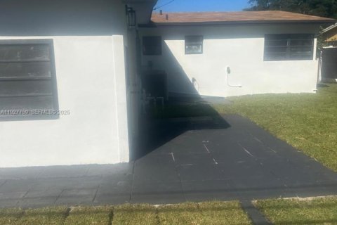 Casa en venta en Hollywood, Florida, 3 dormitorios, 157.38 m2 № 2034204 - foto 17