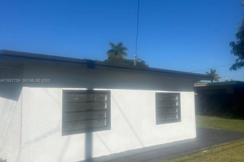 Casa en venta en Hollywood, Florida, 3 dormitorios, 157.38 m2 № 2034204 - foto 14