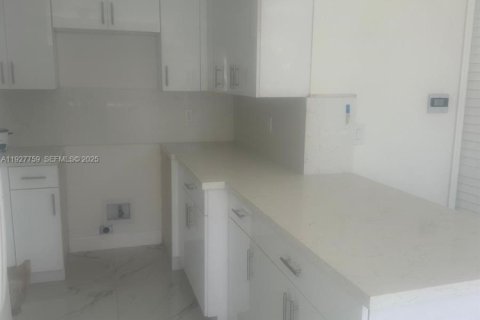 Casa en venta en Hollywood, Florida, 3 dormitorios, 157.38 m2 № 2034204 - foto 9