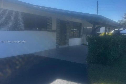 Casa en venta en Hollywood, Florida, 3 dormitorios, 157.38 m2 № 2034204 - foto 8