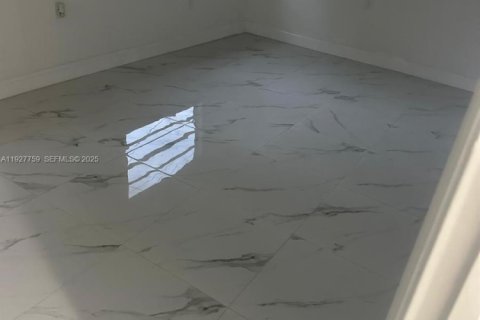 Casa en venta en Hollywood, Florida, 3 dormitorios, 157.38 m2 № 2034204 - foto 30