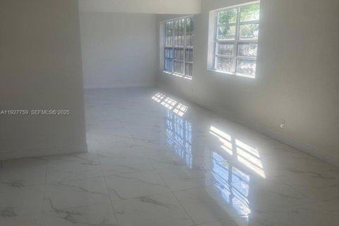 Casa en venta en Hollywood, Florida, 3 dormitorios, 157.38 m2 № 2034204 - foto 6