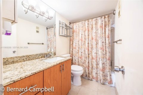 Condominio en venta en Lauderhill, Florida, 2 dormitorios, 117.06 m2 № 2031857 - foto 27