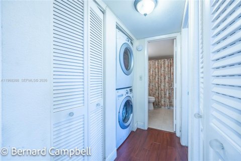 Condominio en venta en Lauderhill, Florida, 2 dormitorios, 117.06 m2 № 2031857 - foto 23