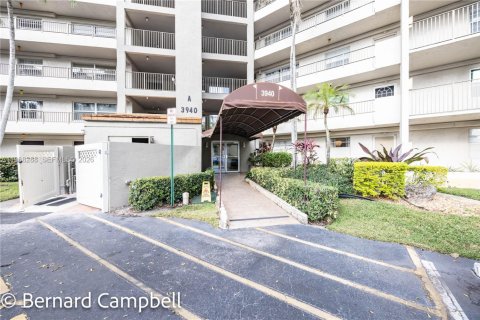 Condominio en venta en Lauderhill, Florida, 2 dormitorios, 117.06 m2 № 2031857 - foto 3