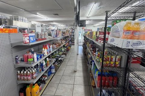 Immobilier commercial à vendre à Sanford, Floride: 214.05 m2 № 2417055 - photo 3