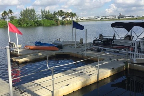 Снять в аренду кондоминиум в Майами, Флорида 1 спальня, 63.64м2, № 2029777 - фото 9