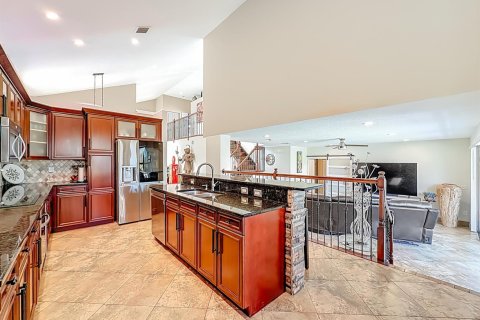 Casa en venta en Port St. Lucie, Florida, 4 dormitorios, 276.85 m2 № 2188381 - foto 25
