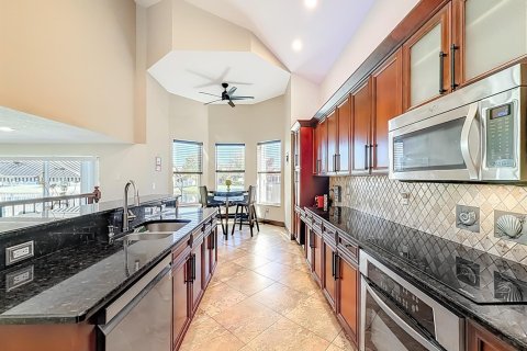 Casa en venta en Port St. Lucie, Florida, 4 dormitorios, 276.85 m2 № 2188381 - foto 20
