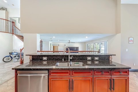 Casa en venta en Port St. Lucie, Florida, 4 dormitorios, 276.85 m2 № 2188381 - foto 23