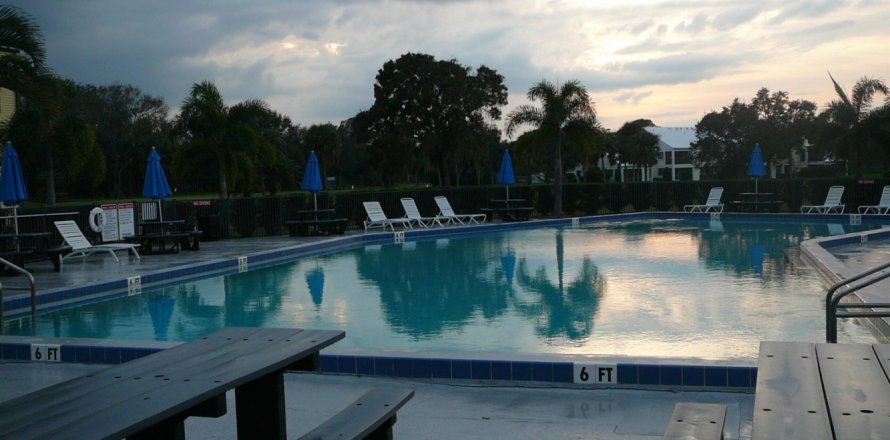 Casa en Fort Pierce, Florida 2 dormitorios, 167.97 m2 № 874534
