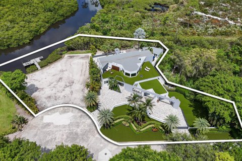 House in Jupiter, Florida 5 bedrooms, 437.29 sq.m. № 2087917