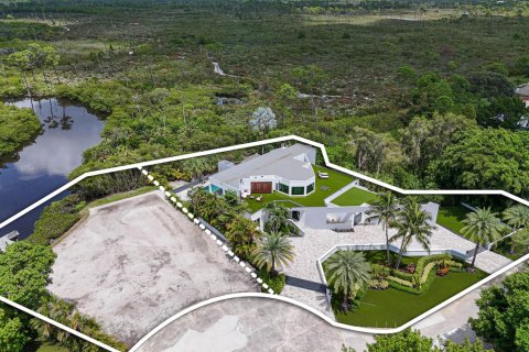 House in Jupiter, Florida 5 bedrooms, 437.29 sq.m. № 2087917 - photo 9