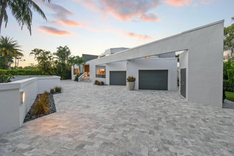 House in Jupiter, Florida 5 bedrooms, 437.29 sq.m. № 2087917 - photo 15