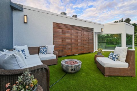 House in Jupiter, Florida 5 bedrooms, 437.29 sq.m. № 2087917 - photo 30