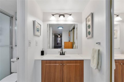Condo in Tamarac, Florida, 2 bedrooms № 2177255 - photo 8