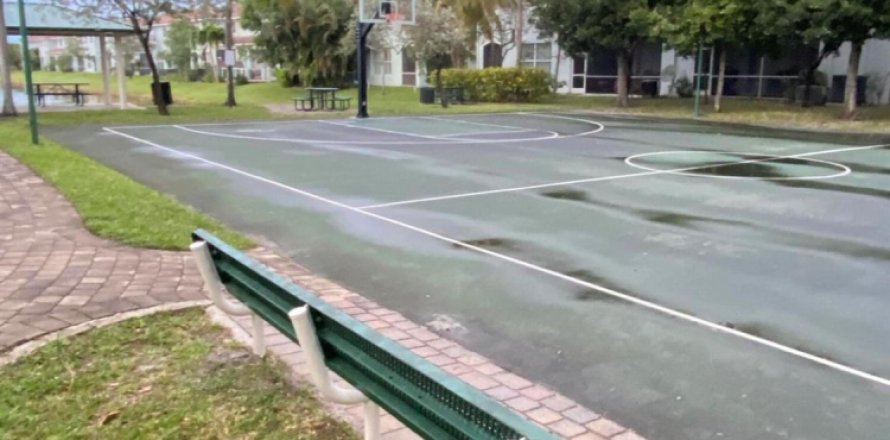 Townhouse in Riviera Beach, Florida 3 bedrooms, 173.91 sq.m. № 925276