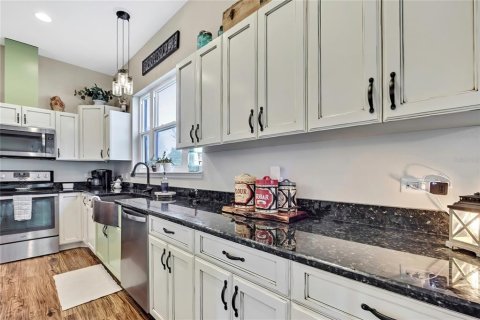 Casa en venta en Dade City, Florida, 4 dormitorios, 243.03 m2 № 2155632 - foto 26