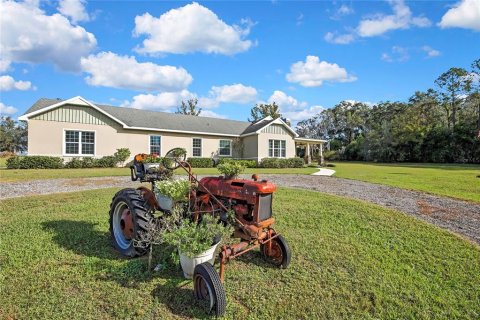 Casa en venta en Dade City, Florida, 4 dormitorios, 243.03 m2 № 2155632 - foto 1