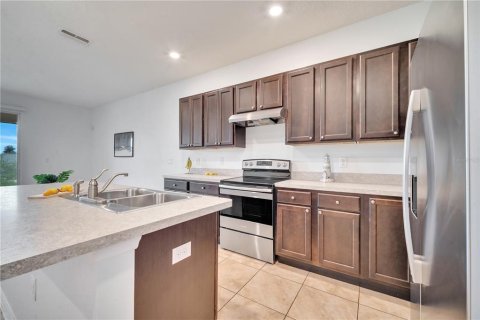 Townhouse in Davenport, Florida 3 bedrooms, 155.33 sq.m. № 1786418 - photo 10