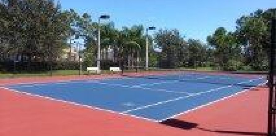 Propiedad comercial en Port St. Lucie, Florida 3 dormitorios, 136.29 m2 № 1154130