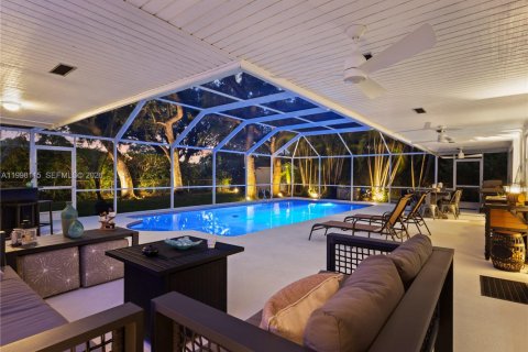 Купить виллу или дом в Пальметто-Бей, Флорида 4 спальни, 235.88м2, № 2060476 - фото 1