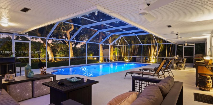 Дом в Пальметто-Бей, Флорида 4 спальни, 235.88м2 № 2060476