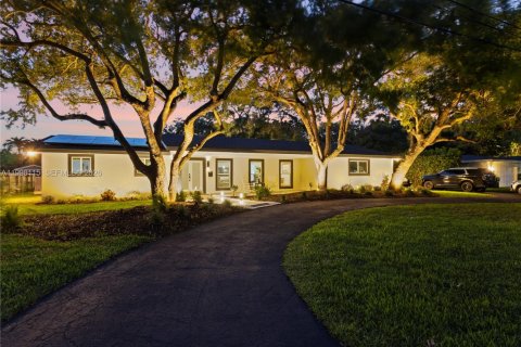 Купить виллу или дом в Пальметто-Бей, Флорида 4 спальни, 235.88м2, № 2060476 - фото 2