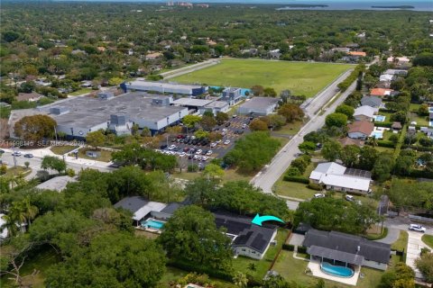 Villa ou maison à vendre à Palmetto Bay, Floride: 4 chambres, 235.88 m2 № 2060476 - photo 28