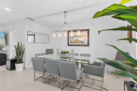 Casa en venta en Palmetto Bay, Florida, 4 dormitorios, 235.88 m2 № 2060476 - foto 6