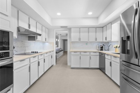 Casa en venta en Palmetto Bay, Florida, 4 dormitorios, 235.88 m2 № 2060476 - foto 9