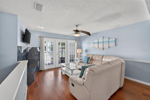 Touwnhouse à vendre à Redington Shores, Floride: 3 chambres, 114.92 m2 № 2142263 - photo 18