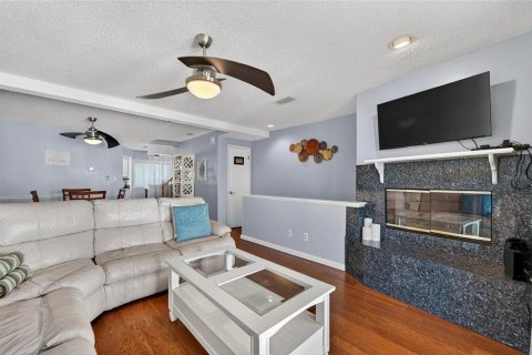 Touwnhouse à vendre à Redington Shores, Floride: 3 chambres, 114.92 m2 № 2142263 - photo 14
