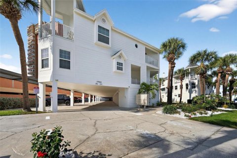 Touwnhouse à vendre à Redington Shores, Floride: 3 chambres, 114.92 m2 № 2142263 - photo 10