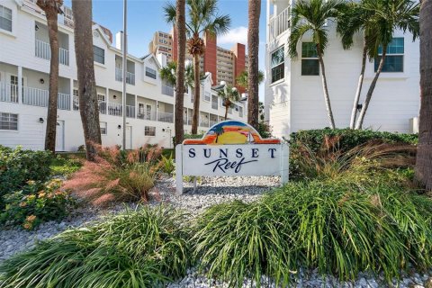 Touwnhouse à vendre à Redington Shores, Floride: 3 chambres, 114.92 m2 № 2142263 - photo 9