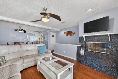 Touwnhouse à vendre à Redington Shores, Floride: 3 chambres, 114.92 m2 № 2142263 - photo 17