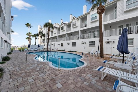 Touwnhouse à vendre à Redington Shores, Floride: 3 chambres, 114.92 m2 № 2142263 - photo 8
