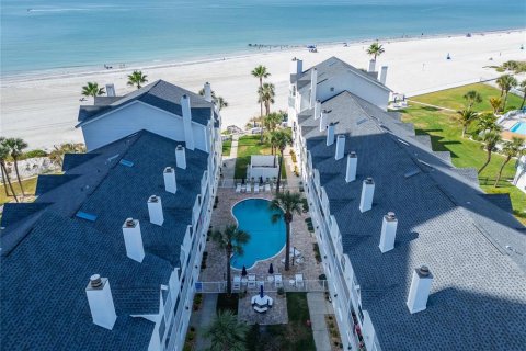 Touwnhouse à vendre à Redington Shores, Floride: 3 chambres, 114.92 m2 № 2142263 - photo 3