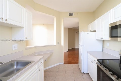 Condo in Fort Lauderdale, Florida, 3 bedrooms  № 2000218 - photo 11