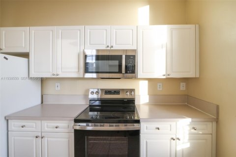 Condo in Fort Lauderdale, Florida, 3 bedrooms  № 2000218 - photo 10