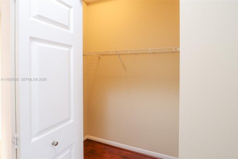 Condo in Fort Lauderdale, Florida, 3 bedrooms  № 2000218 - photo 20