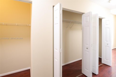 Condo in Fort Lauderdale, Florida, 3 bedrooms  № 2000218 - photo 21