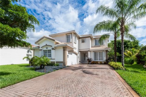 House in Miramar, Florida 5 bedrooms, 335.56 sq.m. № 1878519 - photo 1