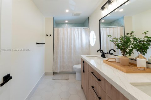 House in Miramar, Florida 5 bedrooms, 335.56 sq.m. № 1878519 - photo 27
