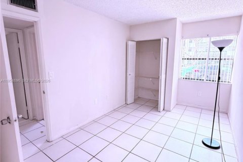 Condo in Miami, Florida, 3 bedrooms  № 2043096 - photo 6