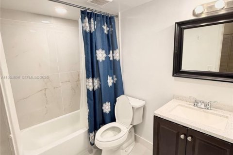 Condo in Miami, Florida, 3 bedrooms  № 2043096 - photo 10