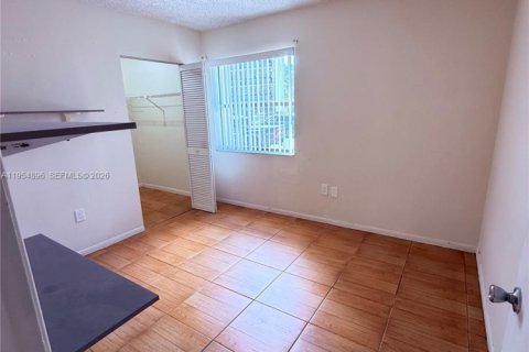 Condo in Miami, Florida, 3 bedrooms  № 2043096 - photo 7