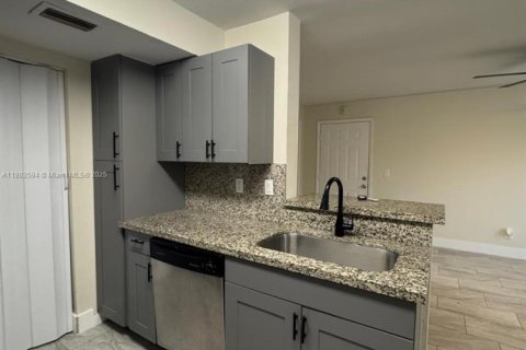 Copropriété à louer à Sunrise, Floride: 2 chambres, 67.91 m2 № 1946473 - photo 5